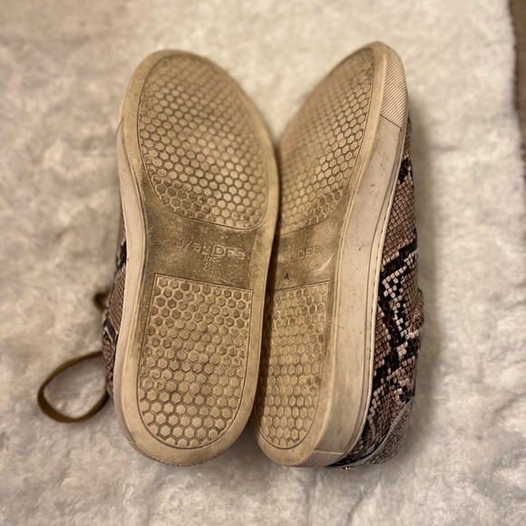 J slides women’s sneakers - Picture 3 of 3